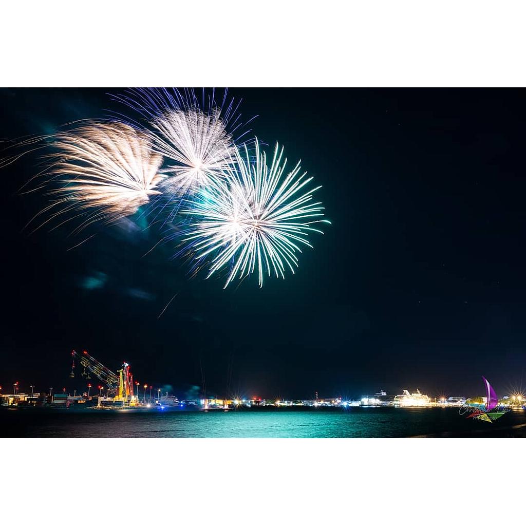 Grosse Pyro. Feu d'artifices "soirée VIP"